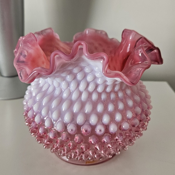 Fenton Cranberry Opalescent Hobnail Double Crimped Vase - Picture 6 of 8